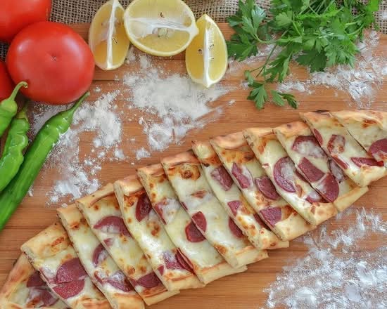 Sucuklu Pie