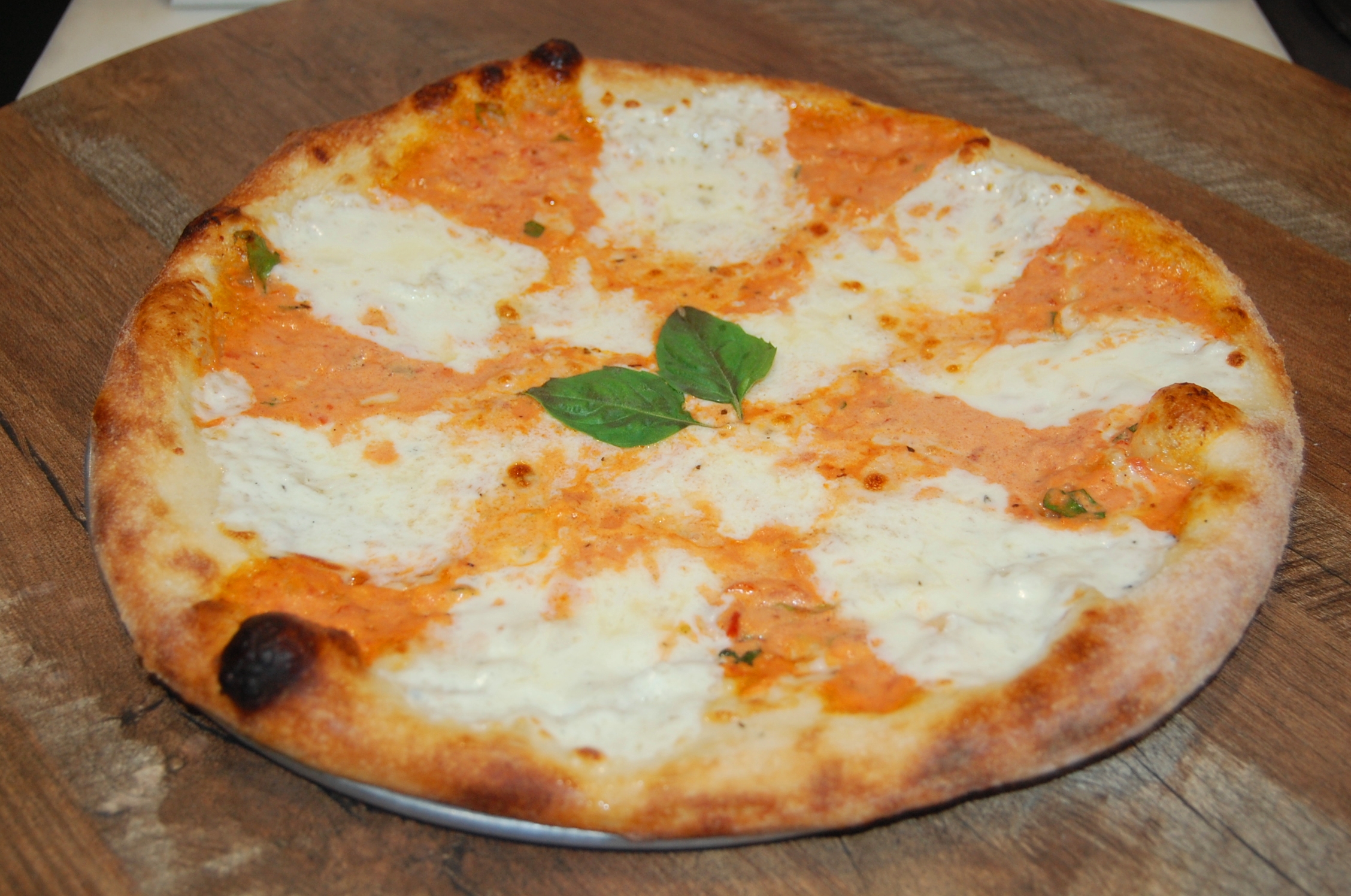 Vodka Sauce Margherita Pizza 18 Inch
